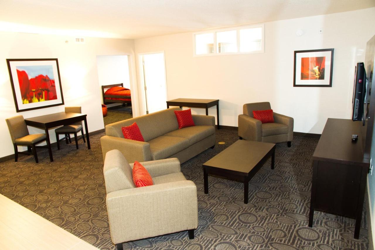 Holiday Inn Hotel&Suites Red Deer, an IHG Hotel Kamer foto