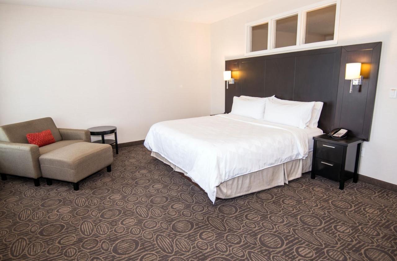 Holiday Inn Hotel&Suites Red Deer, an IHG Hotel Buitenkant foto