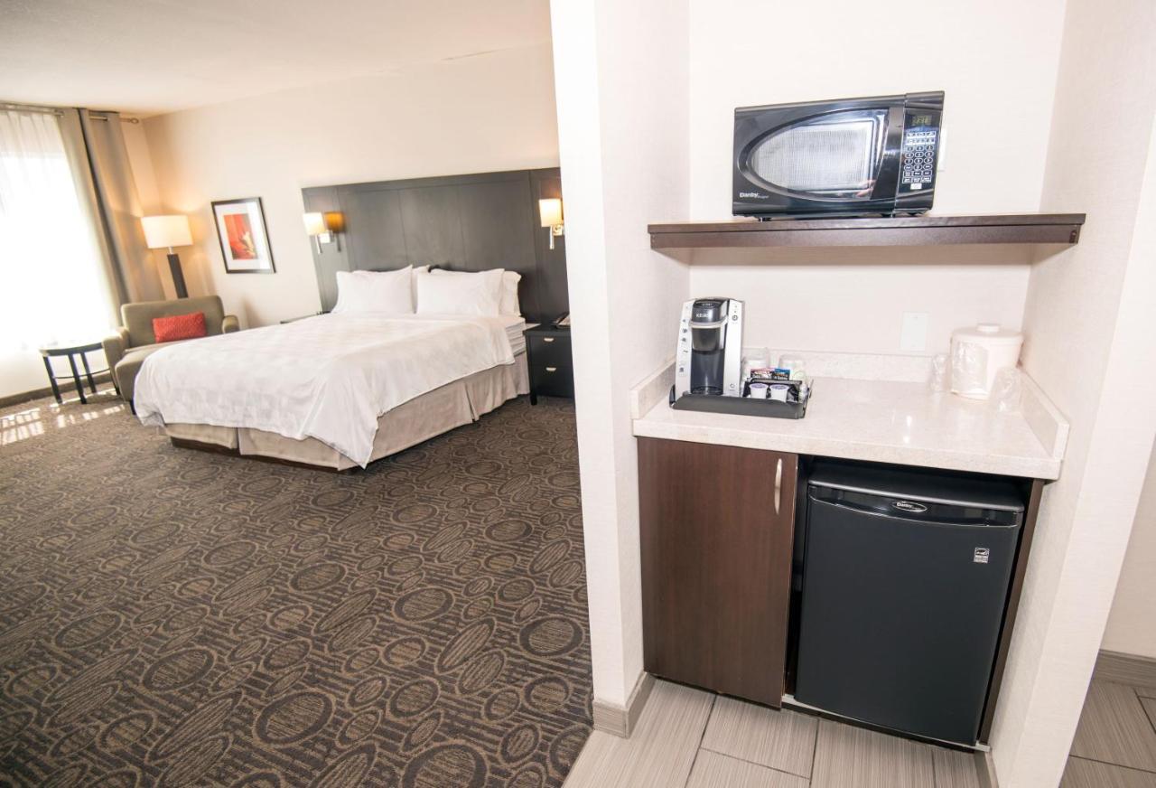 Holiday Inn Hotel&Suites Red Deer, an IHG Hotel Buitenkant foto