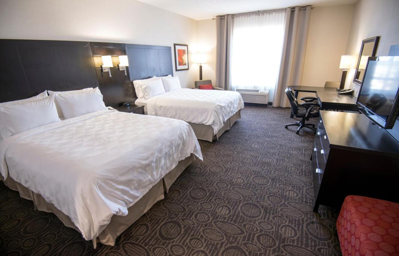 Holiday Inn Hotel&Suites Red Deer, an IHG Hotel Buitenkant foto