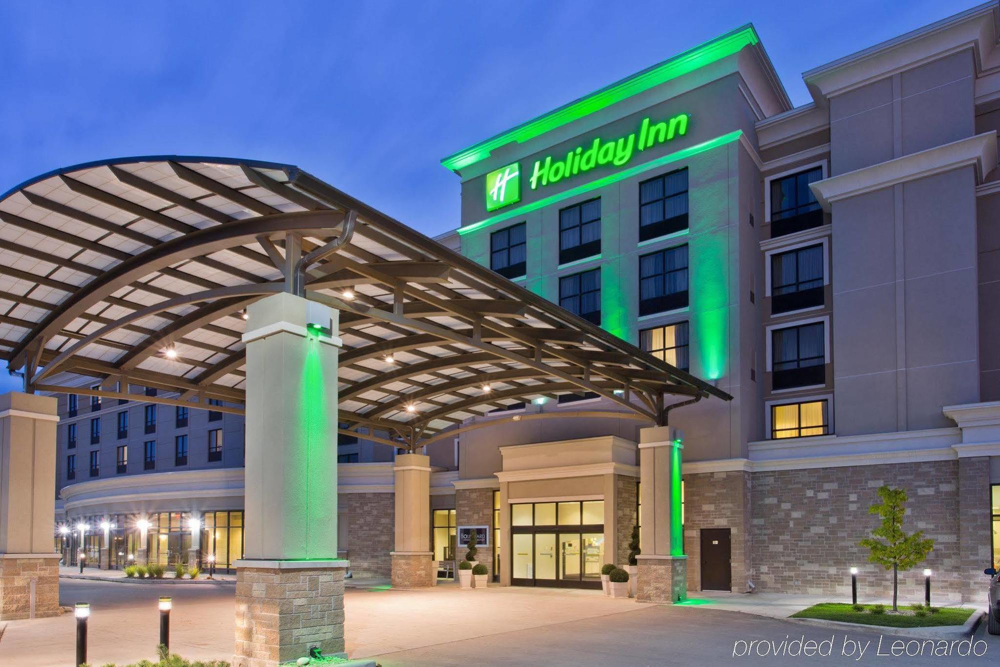 Holiday Inn Hotel&Suites Red Deer, an IHG Hotel Buitenkant foto