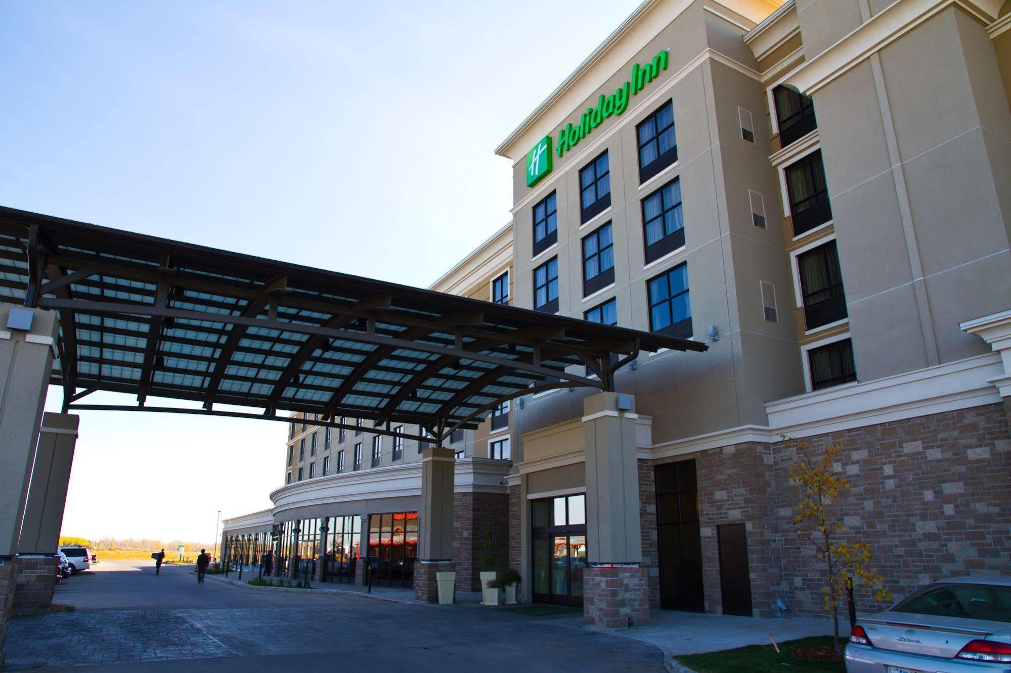 Holiday Inn Hotel&Suites Red Deer, an IHG Hotel Buitenkant foto