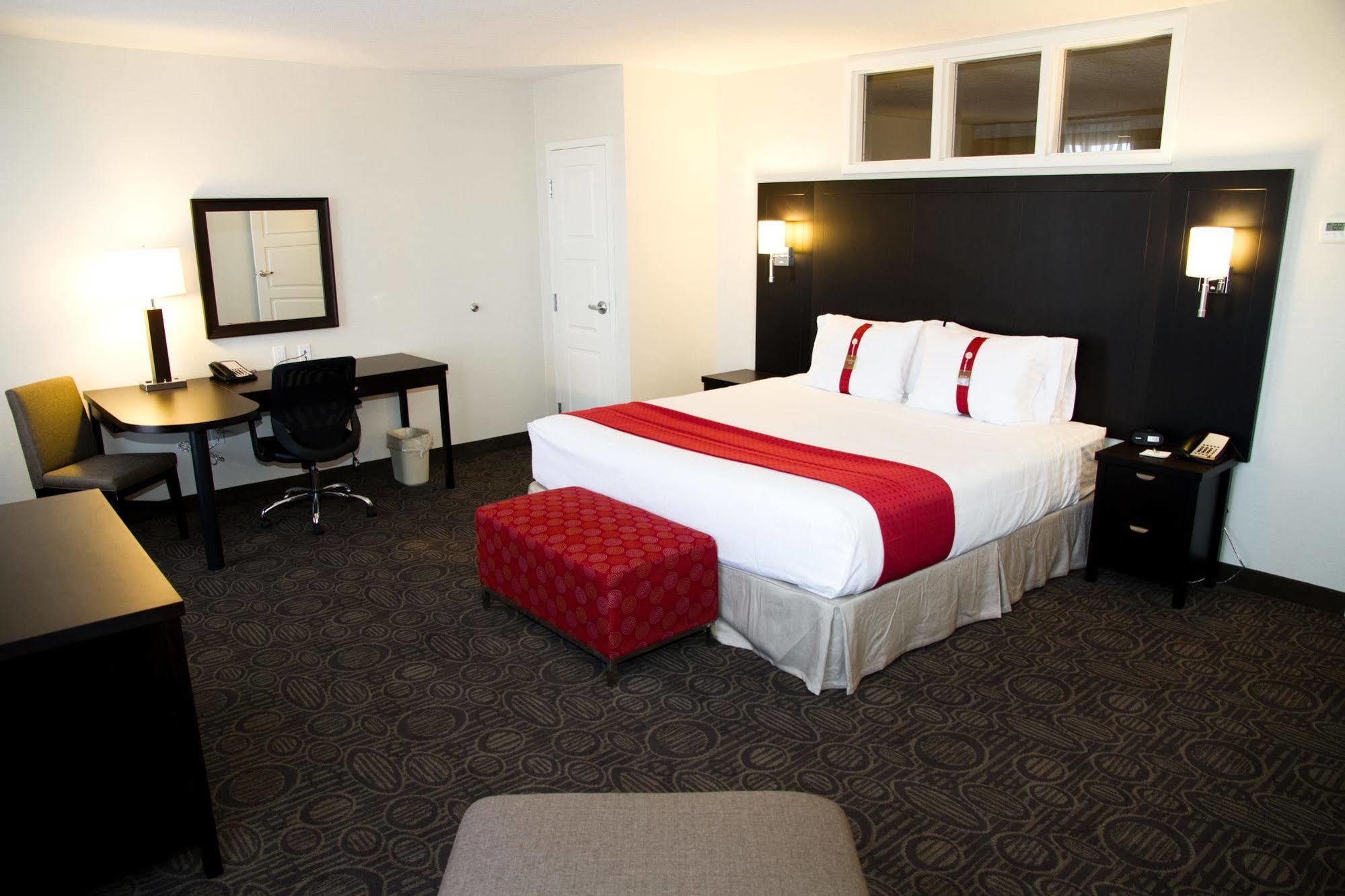 Holiday Inn Hotel&Suites Red Deer, an IHG Hotel Buitenkant foto