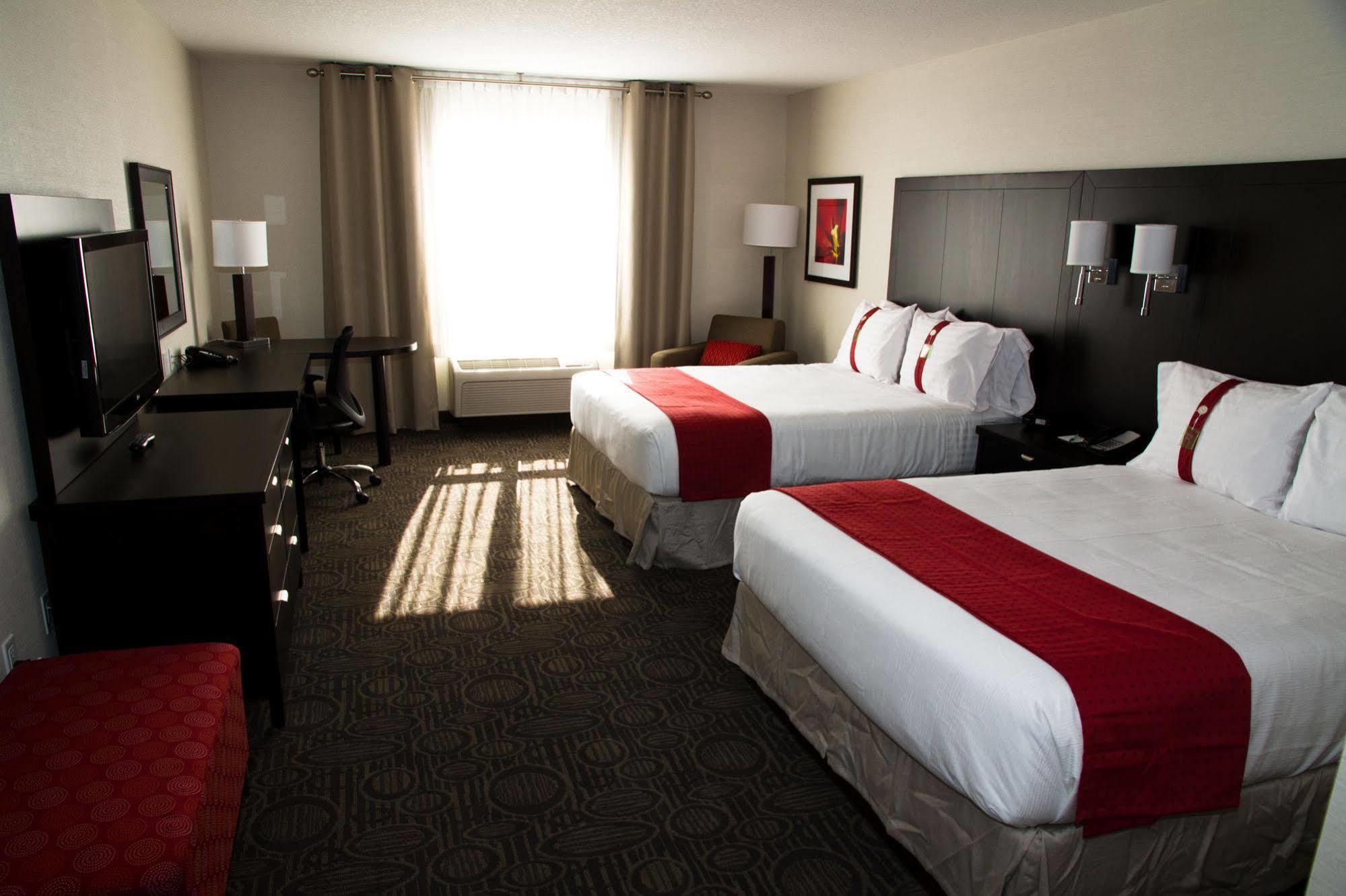 Holiday Inn Hotel&Suites Red Deer, an IHG Hotel Buitenkant foto