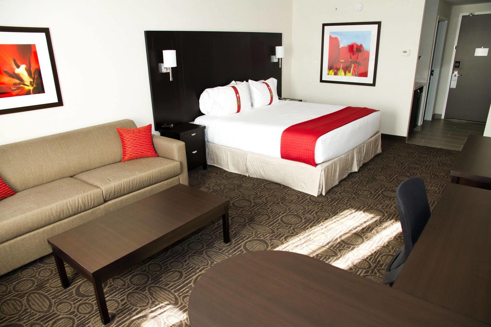 Holiday Inn Hotel&Suites Red Deer, an IHG Hotel Buitenkant foto