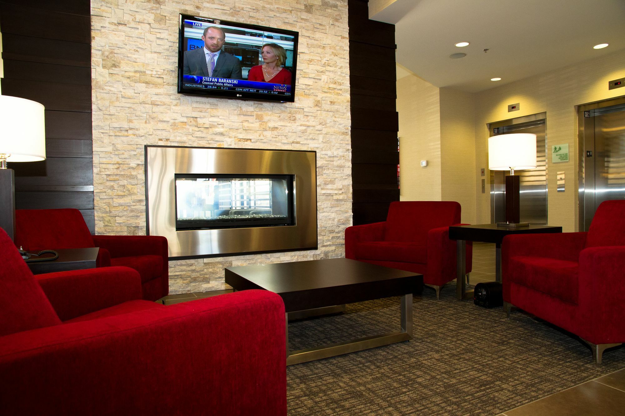 Holiday Inn Hotel&Suites Red Deer, an IHG Hotel Buitenkant foto