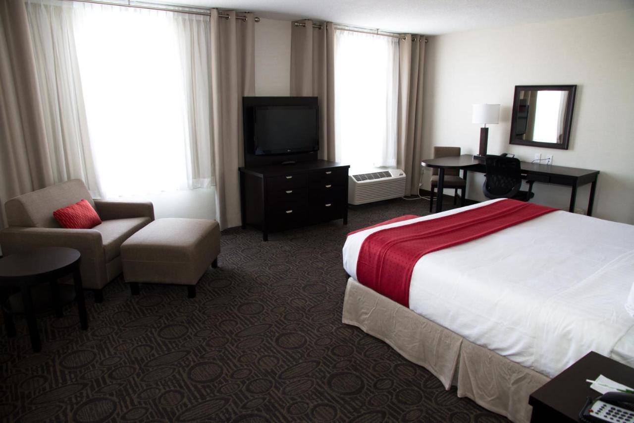 Holiday Inn Hotel&Suites Red Deer, an IHG Hotel Buitenkant foto