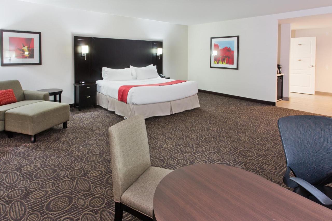 Holiday Inn Hotel&Suites Red Deer, an IHG Hotel Buitenkant foto