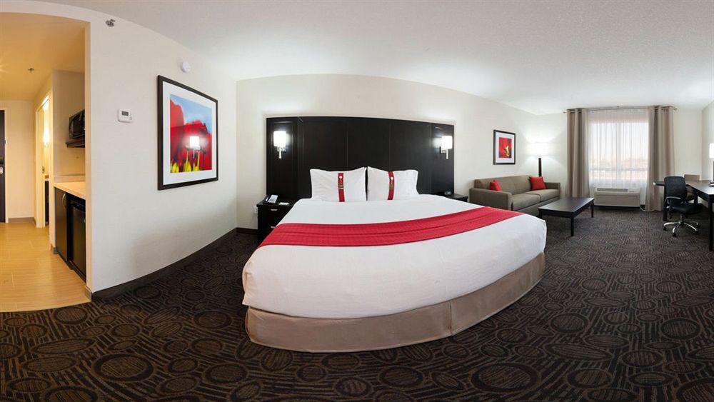 Holiday Inn Hotel&Suites Red Deer, an IHG Hotel Buitenkant foto